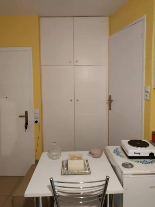7Th Floor Spacious Veranda In The Heart Of Athena Bagian luar foto